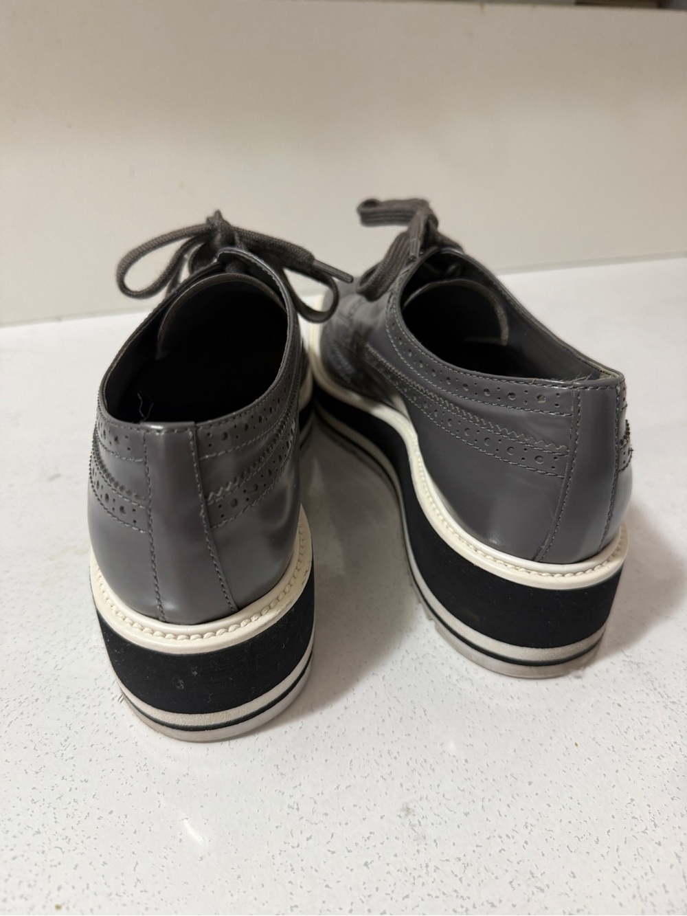 Prada Wingtip Brogue Oxford Platform
Black Patent Leather Shoes Size 401/2 - Picture 5 of 13